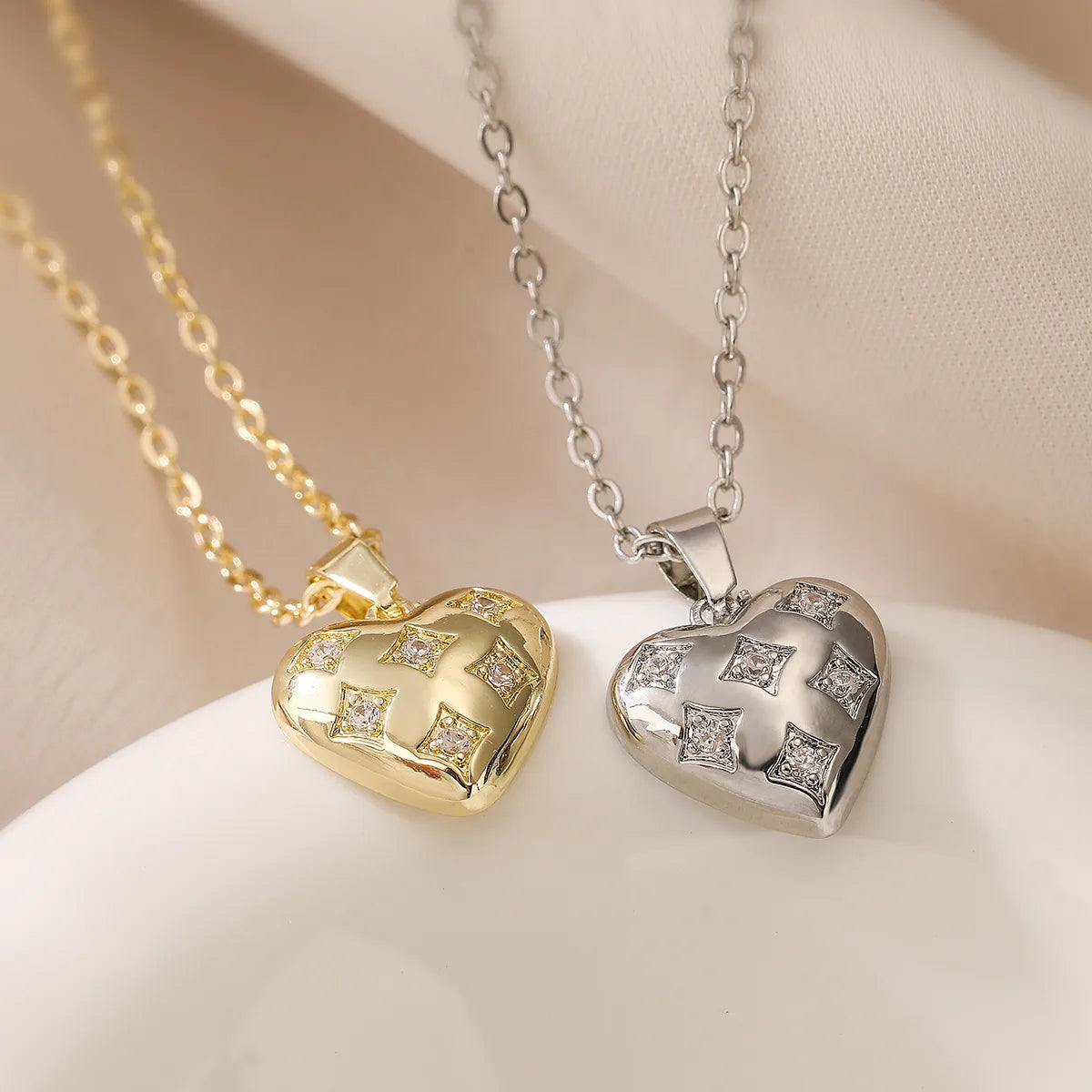 Copper 18K Gold Plated Retro Simple Style Classic Style Plating Inlay Heart Shape Zircon Pendant Necklace