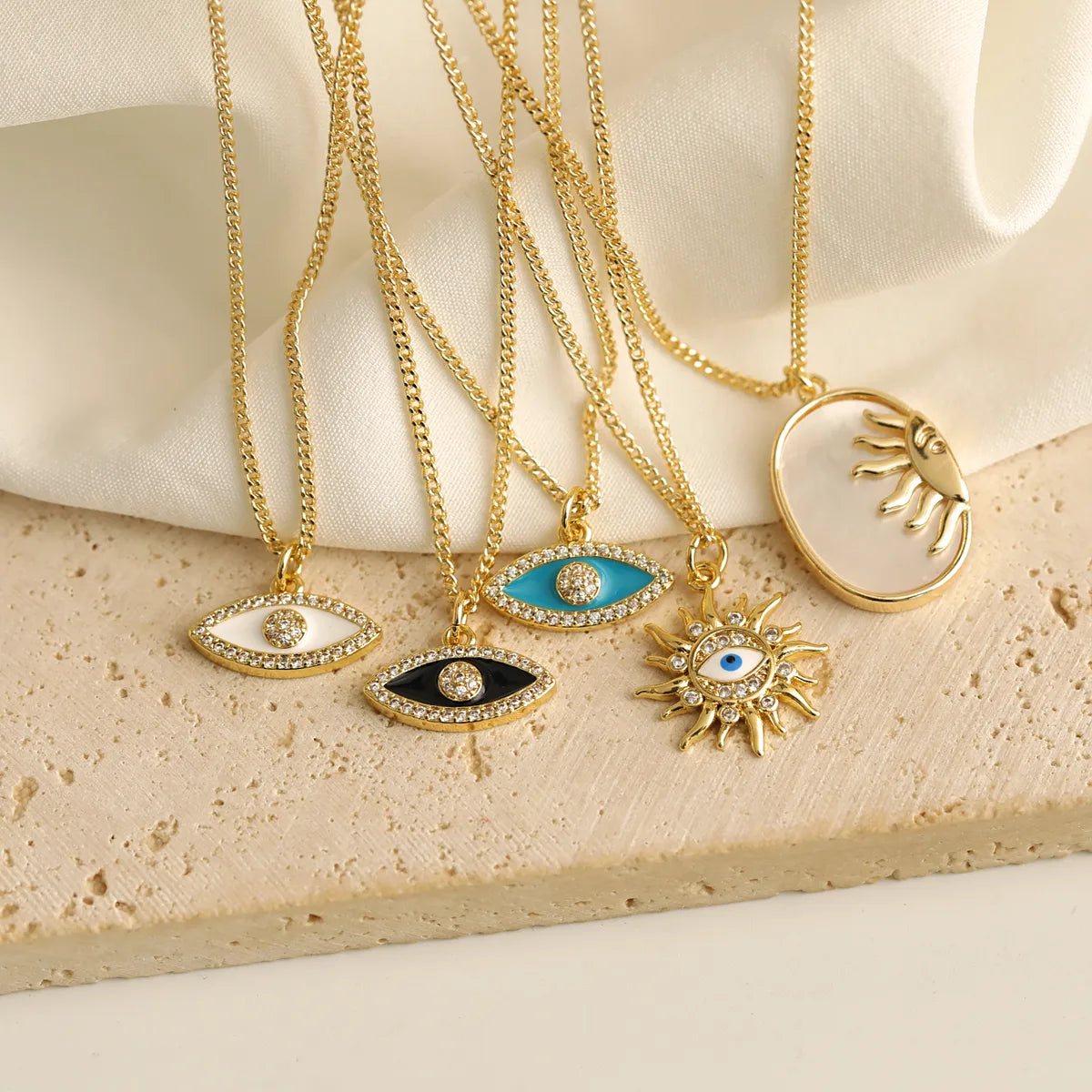 Copper 18K Gold Plated Simple Style Classic Style Plating Sun Devil'S Eye Zircon Pendant Necklace