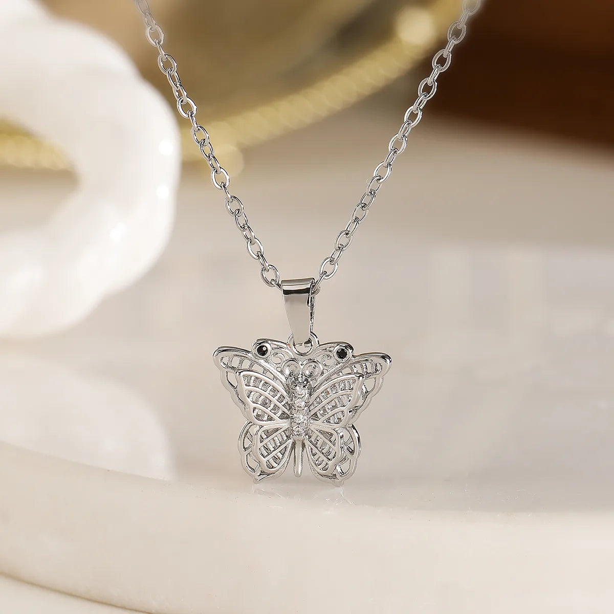 Copper 18K Gold Plated Simple Style Commute Hollow Out Inlay Butterfly Zircon Pendant Necklace