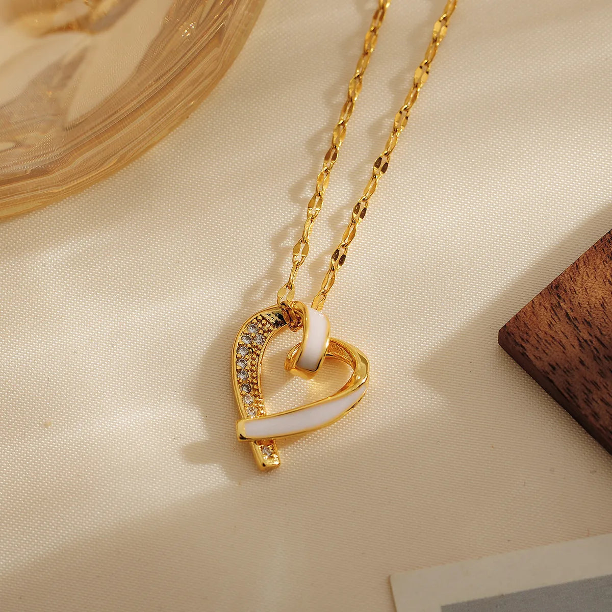 Copper Elegant Lady Classic Style Inlay Heart Shape Solid Color Rhinestones Pendant Necklace