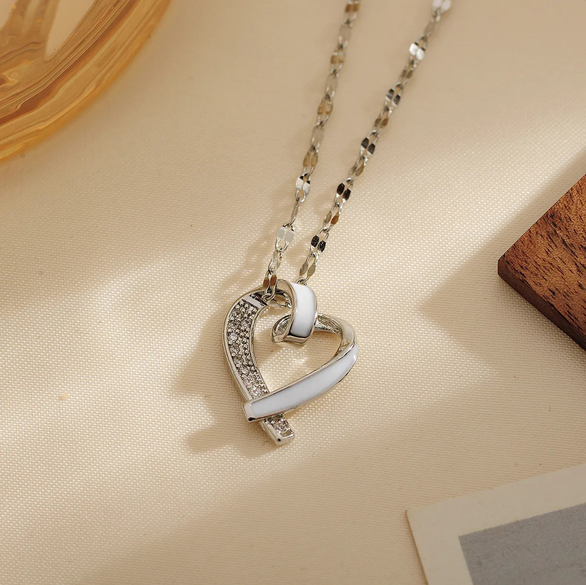 Copper Elegant Lady Classic Style Inlay Heart Shape Solid Color Rhinestones Pendant Necklace