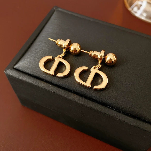 Copper Geometric Oval Pig Nose Electroplated Twowear Stylish Earrings For Women