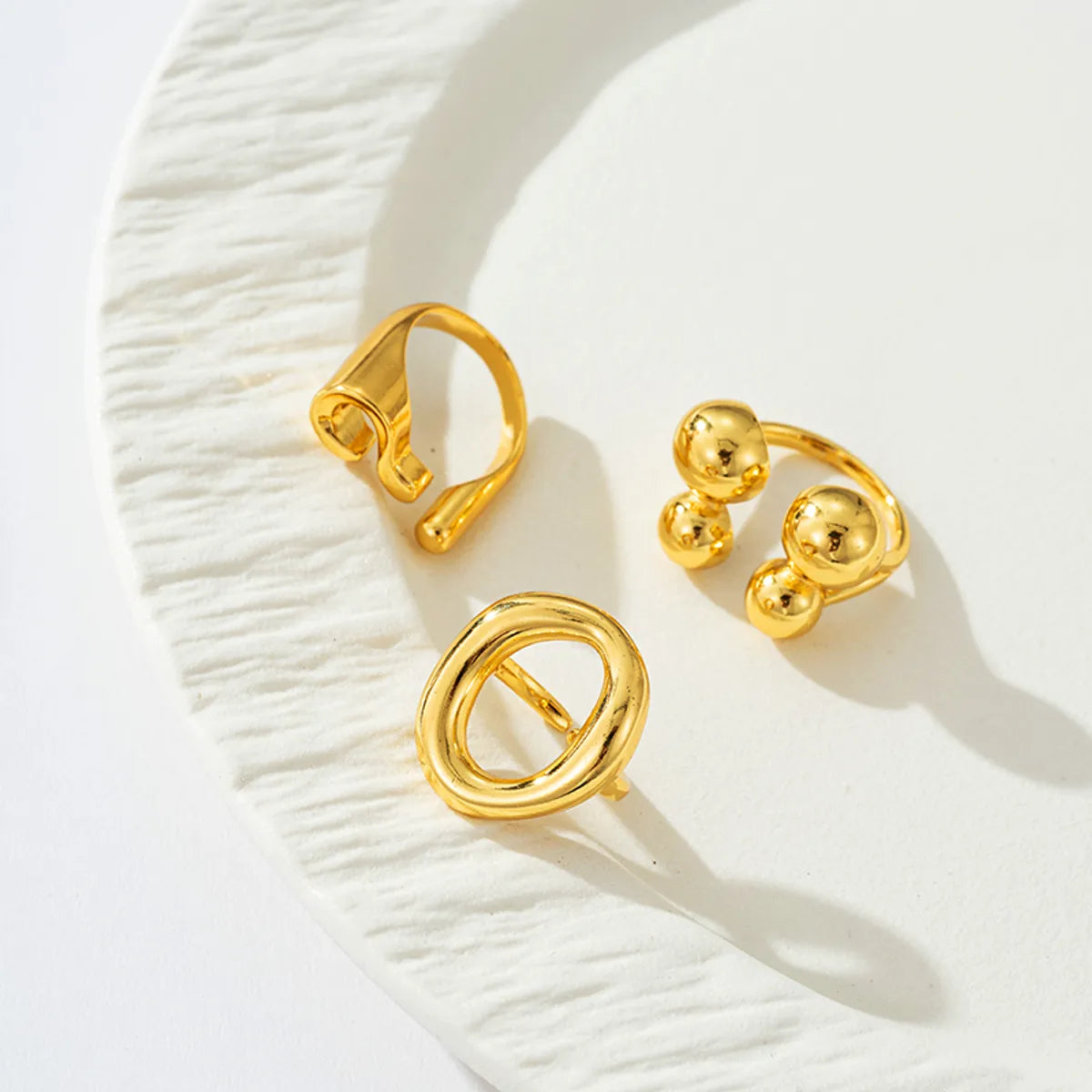 Copper Gold Plated Chinoiserie Pastoral Simple Style Plating Carving U Shape Round Zircon Open Rings