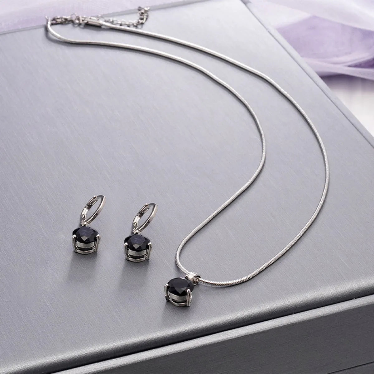 Copper White Gold Plated Simple Style Round Inlay Zircon Jewelry Set