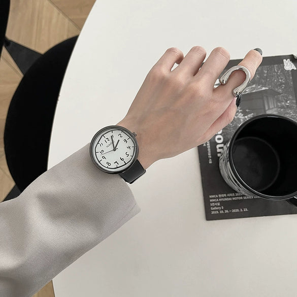 Couple Watch Alloy Case Ordinary Glass Mirror Black And White Graffiti Leisure Style