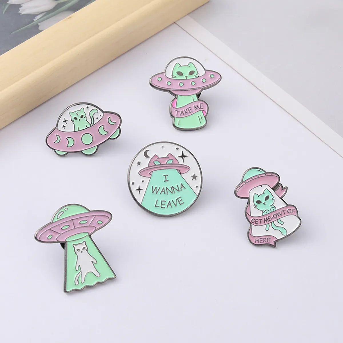 Creative Cartoon Spaceship Series Alloy Brooch