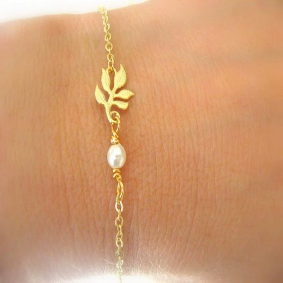 Creative Fashion Hollow Leaf Pearl Bracelet For Women Alloy Electroplated Leaves Chain Bracelet