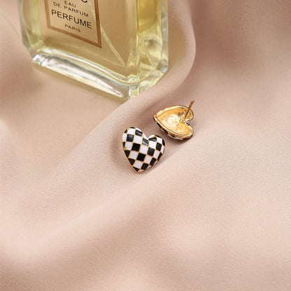 Creative Three-dimensional Peach Heart Checkerboard Stud Earrings Female