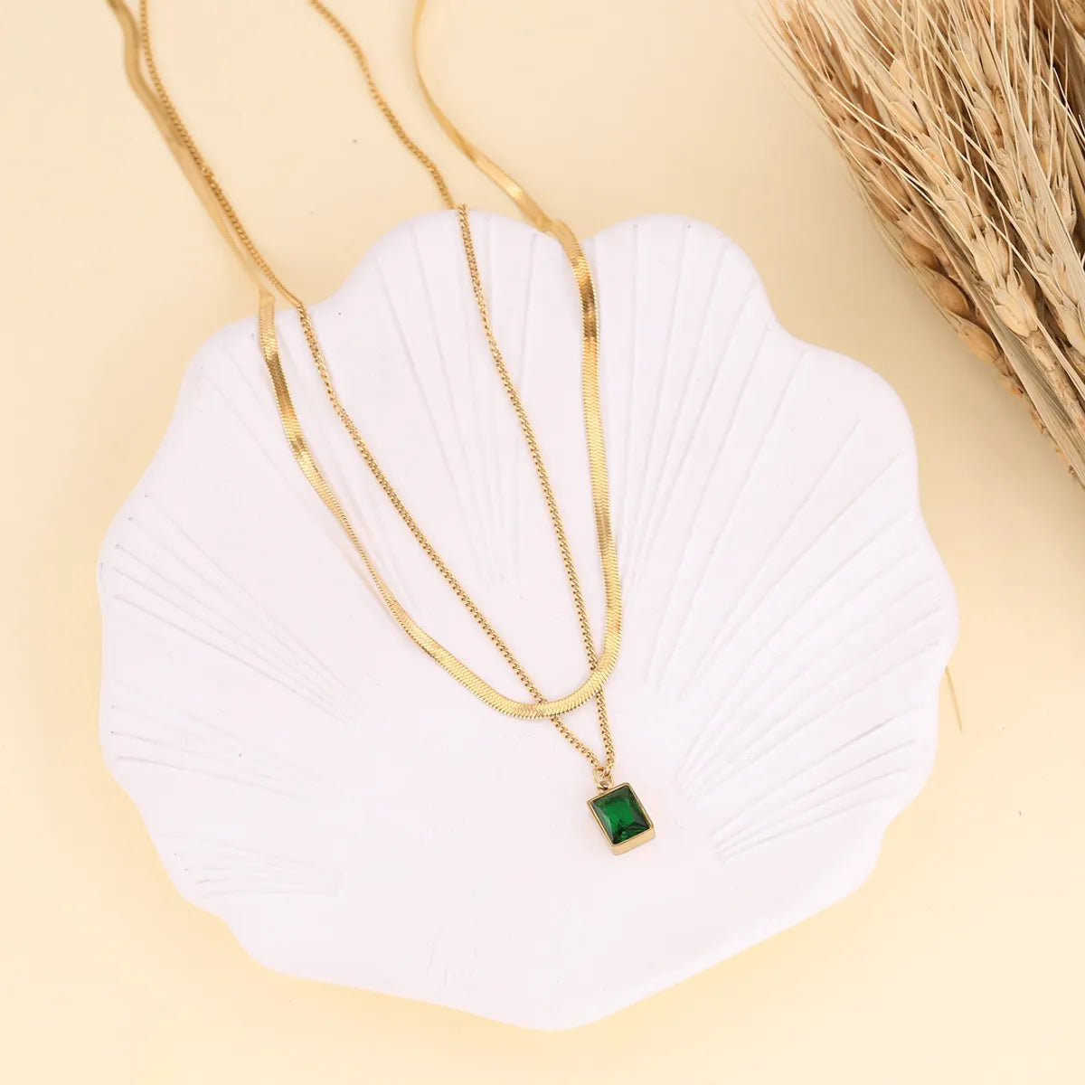 Cross-border New Retro Stainless Steel Necklace Emerald Pendant Niche Clavicle Chain