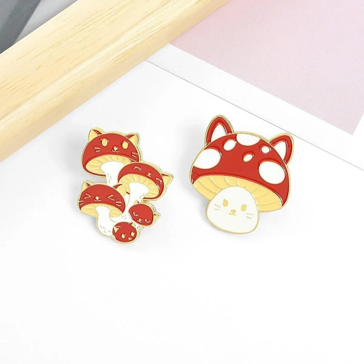 Cute Animal Mushroom Alloy Stoving Varnish Unisex Brooches