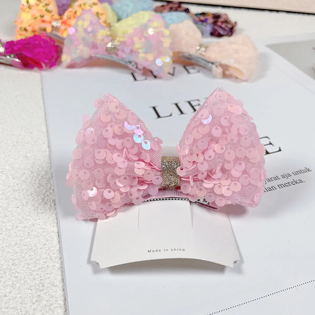 Cute Bow Knot Sequin Hair Clip 1 Piece