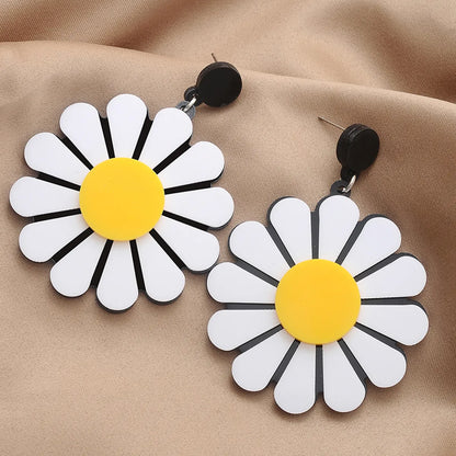 Cute Creative White Sunflower Shape Pendant Earrings