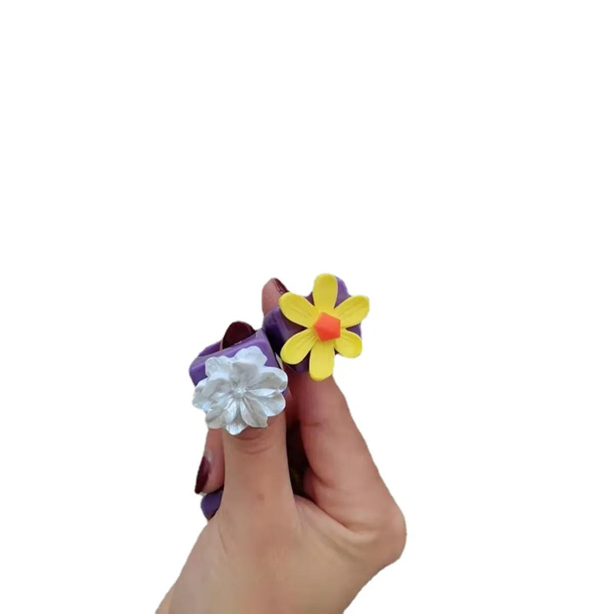 Cute Flower Shaped Daisy Geometric Acrylic Resin Ring