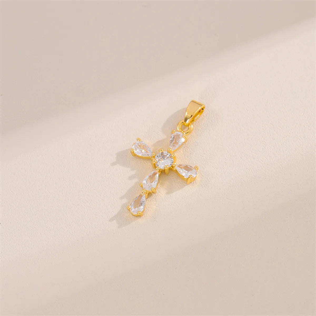 Wholesale Cute Handmade Shiny Sunflower Leaves Heart Shape Brass Plating Inlay 18K Gold Plated Zircon