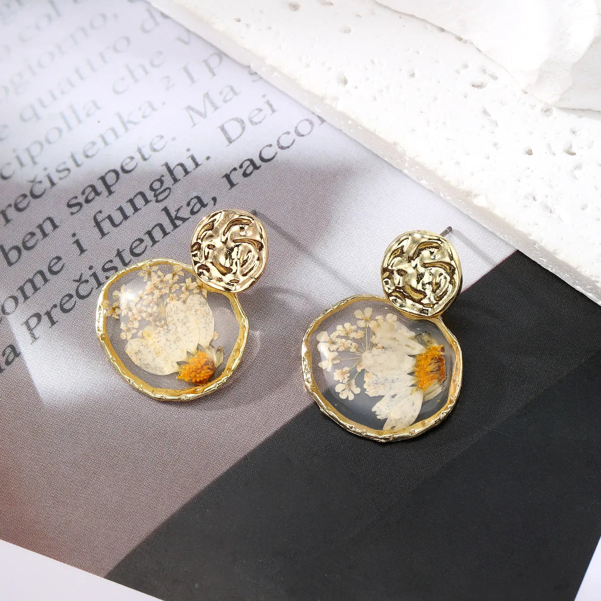 Cute Pastoral Simple Style Flower Daisy Alloy Epoxy Inlay Resin Women'S Earrings Necklace