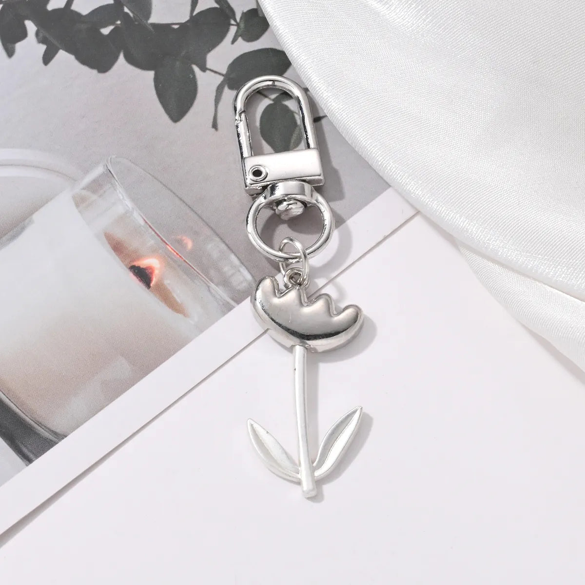 Cute Queen Bridal Floral Alloy Asymmetrical Alloy Keychain