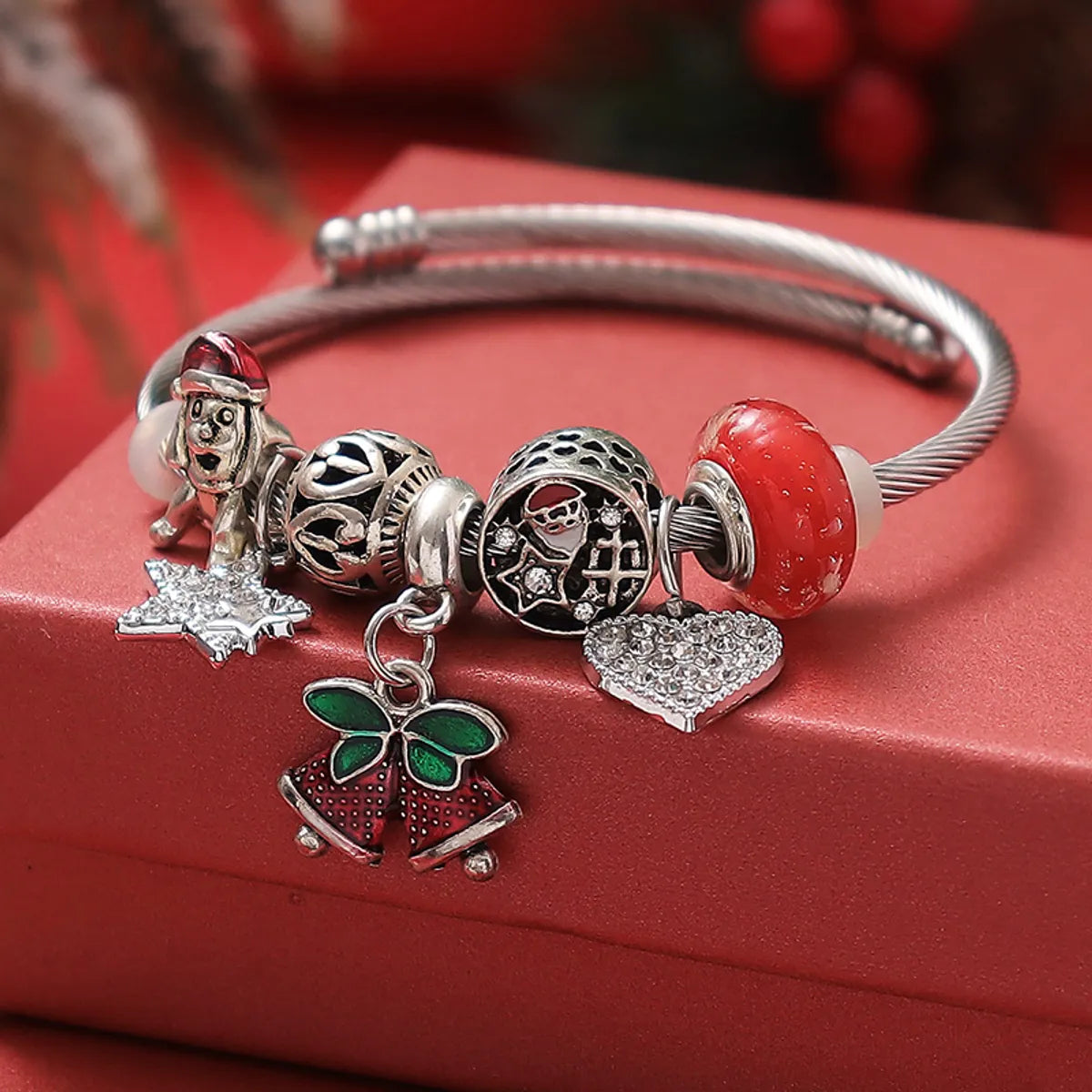 Cute Sweet Christmas Hat Gift Box Snowflake Rhinestones Alloy Titanium Steel Wholesale Bangle