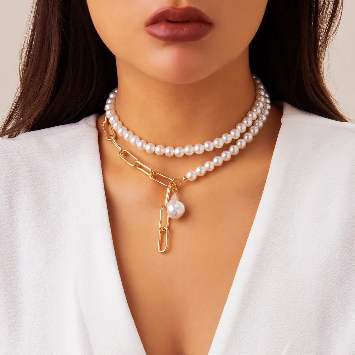 Elegant Baroque Style Irregular Imitation Pearl Metal Iron Patchwork Chain Women's Necklace