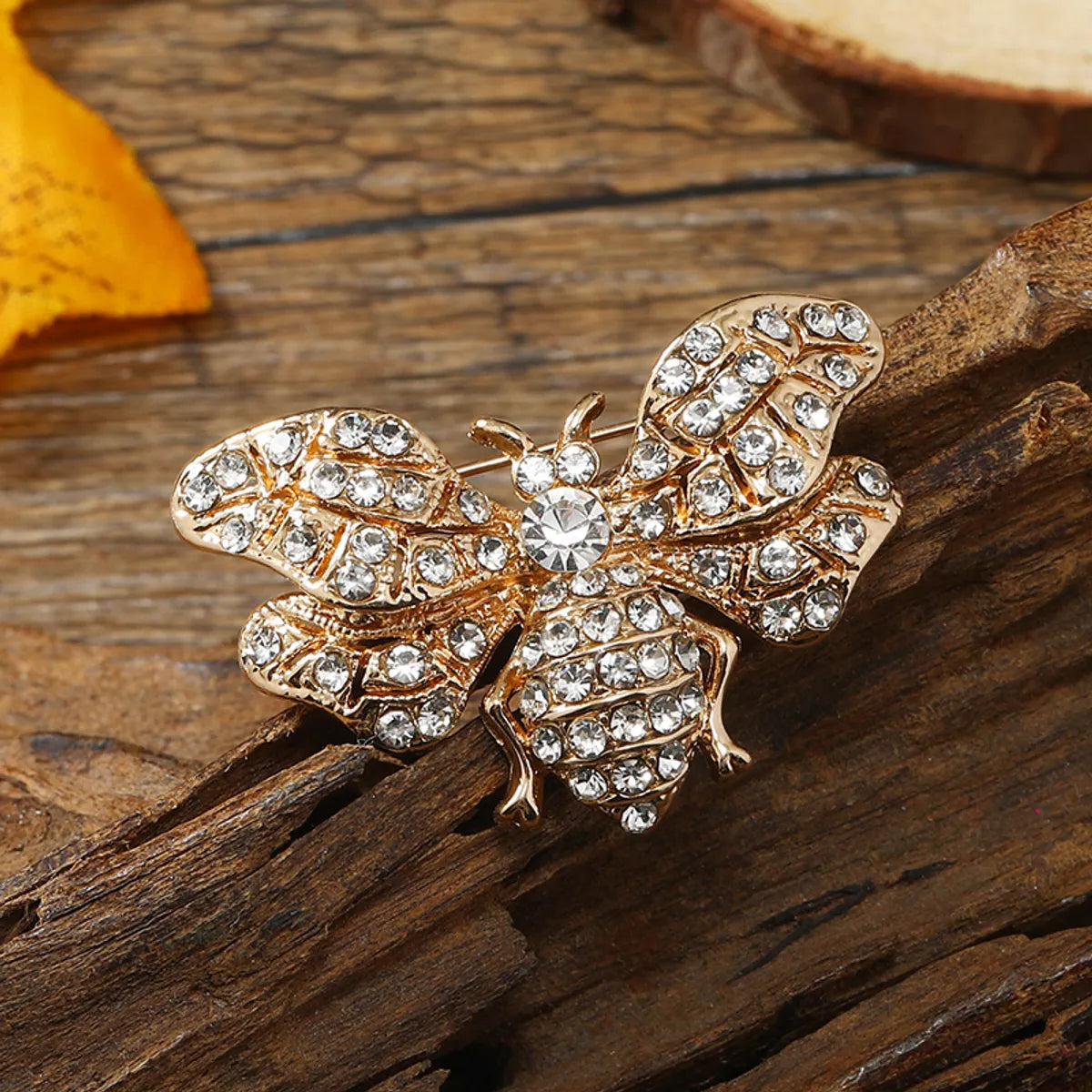 Elegant Bee Alloy Inlay Rhinestones Unisex Brooches 1 Piece