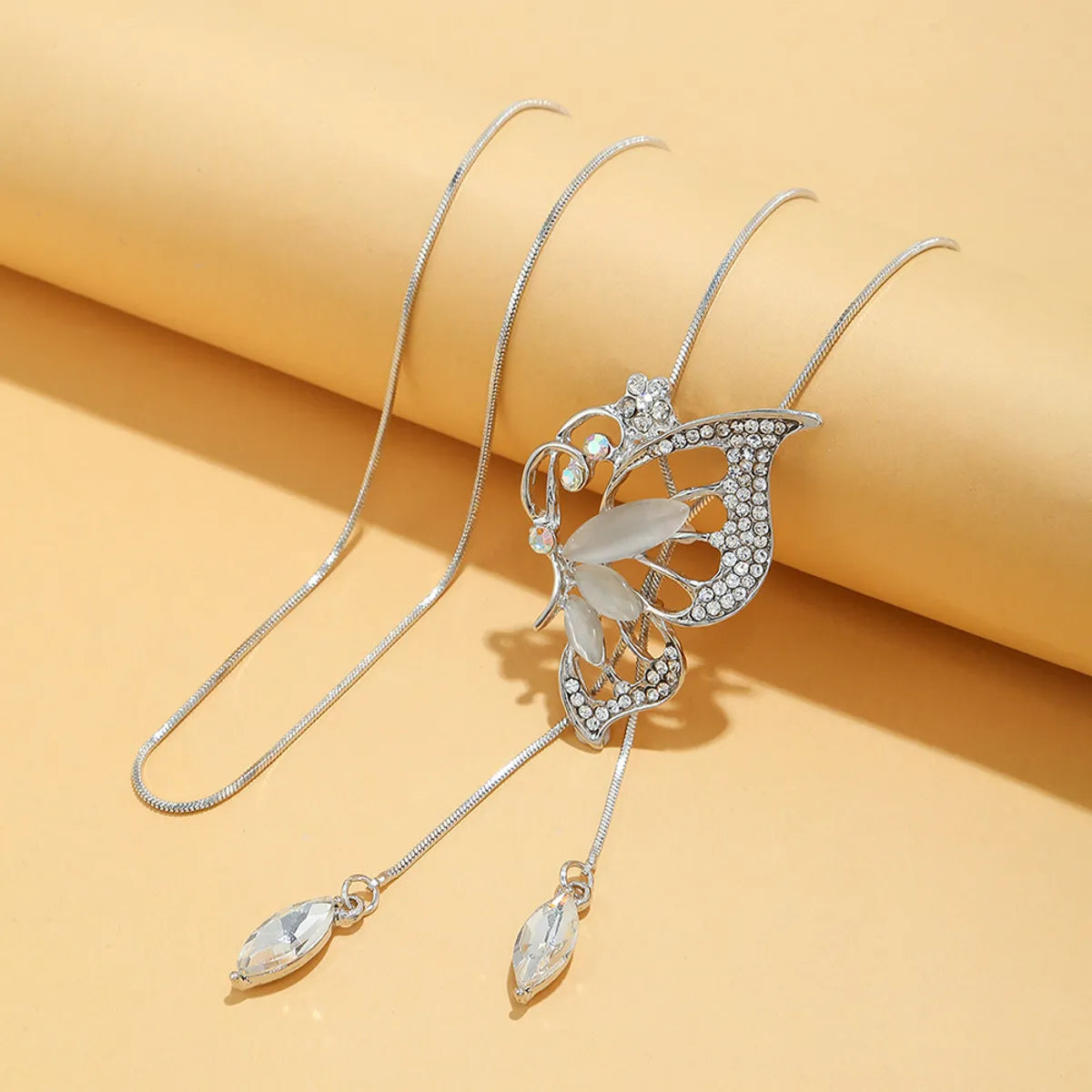 Elegant Butterfly Alloy Copper Plating Inlay Artificial Crystal Artificial Rhinestones Opal Women's Sweater Chain