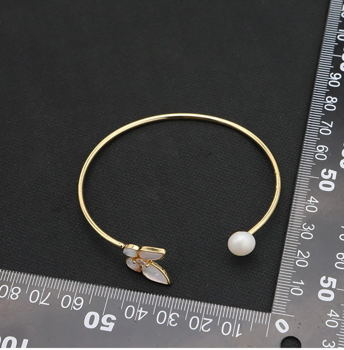 Elegant Butterfly Copper Plating Inlay Pearl Zircon 18k Gold Plated Bangle