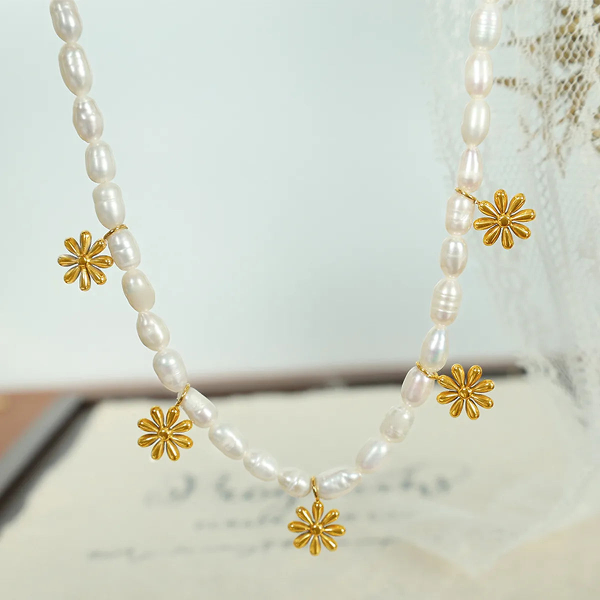 Elegant Chrysanthemum Freshwater Pearl Titanium Steel Beaded Plating 18k Gold Plated Necklace