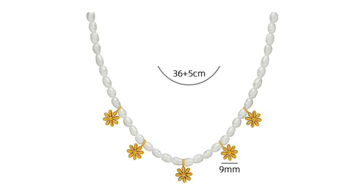 Elegant Chrysanthemum Freshwater Pearl Titanium Steel Beaded Plating 18k Gold Plated Necklace