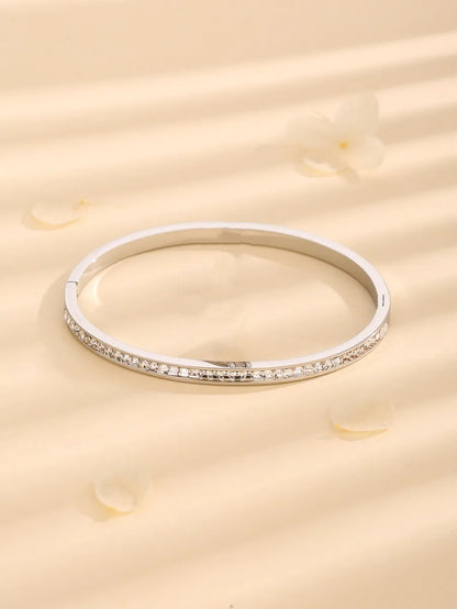 Elegant Circle 18K Gold Plated Rhinestones Steel Wholesale Bangle