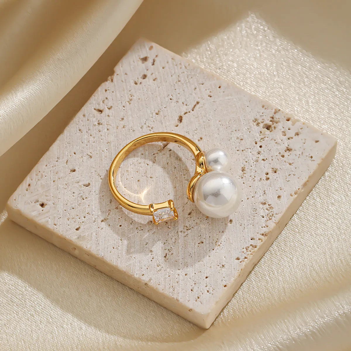 Elegant Classic Style Flower Copper Plating Inlay Freshwater Pearl Zircon 18k Gold Plated Rings