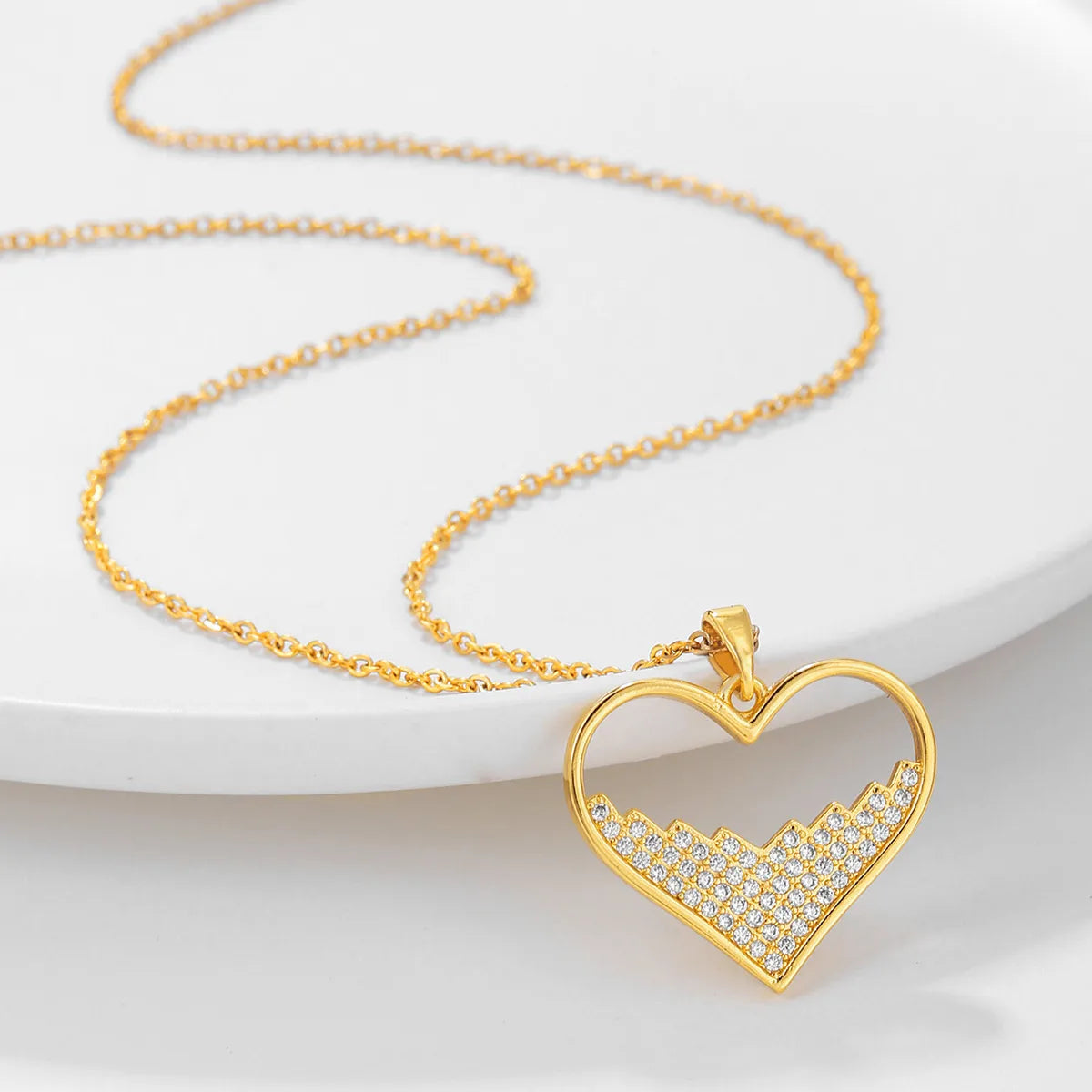 Elegant Classic Style Heart Shape Copper Plating Inlay Zircon 18k Gold Plated Pendant Necklace