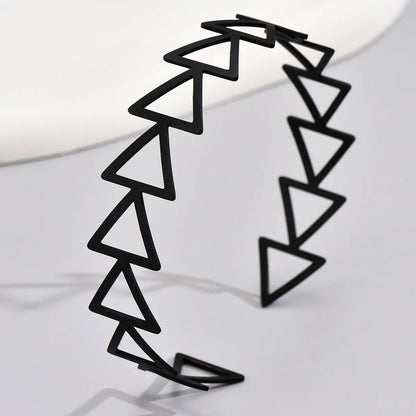 Elegant Classic Style Triangle Iron Women's Arm Bracelet