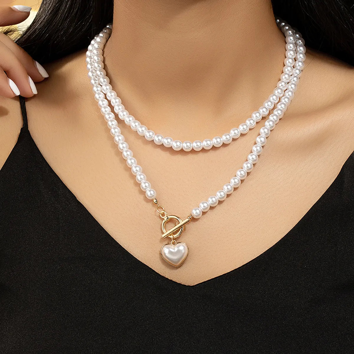 Elegant Classical Heart Shape Artificial Pearl Alloy Beaded Plating Women's Pendant Necklace