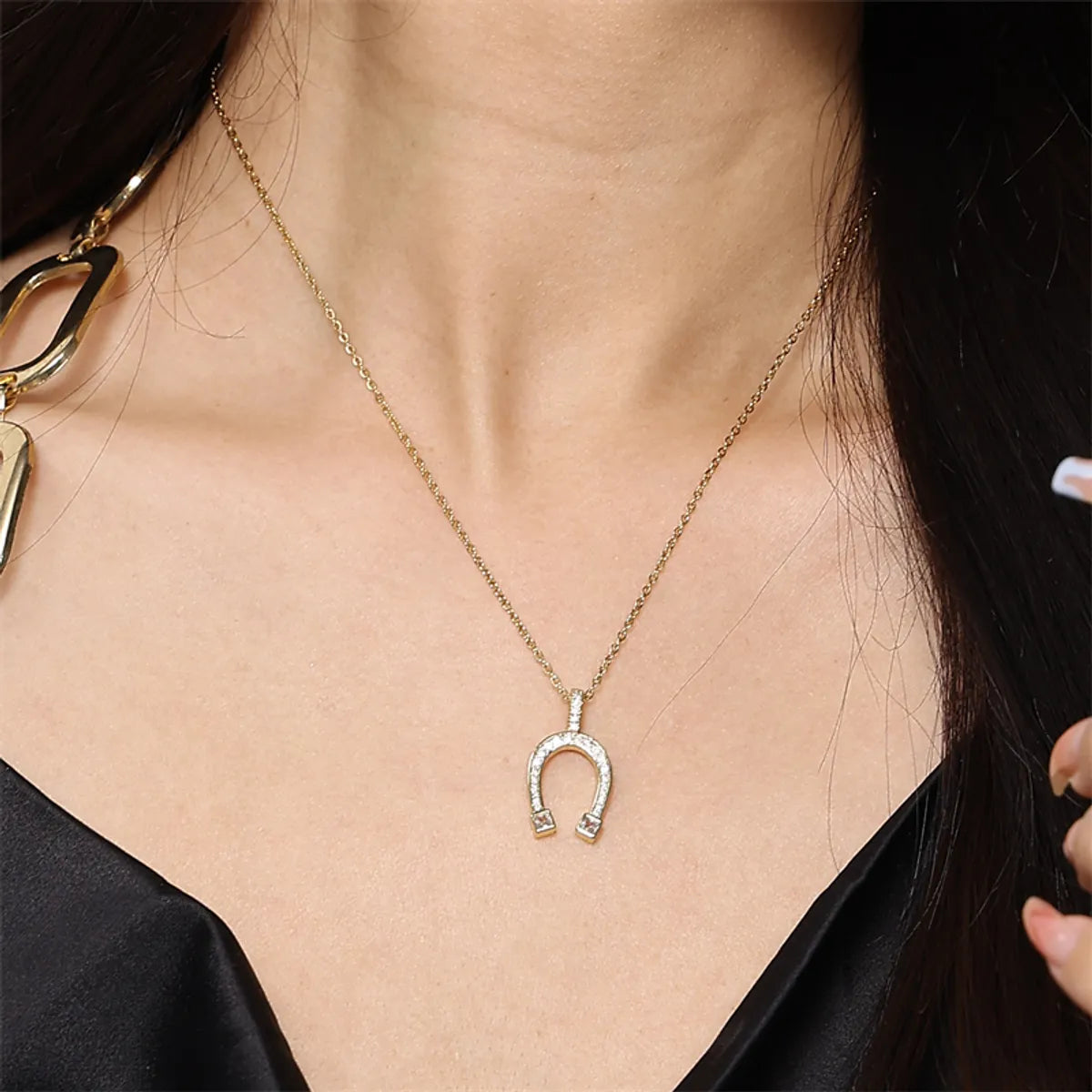 Elegant Commute Solid Color Stainless Steel Brass 18k Gold Plated Zircon Pendant Necklace In Bulk