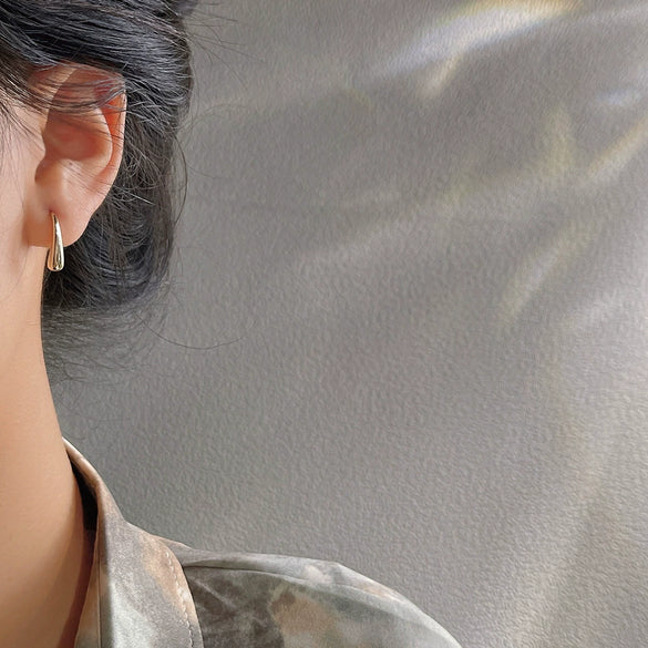 Elegant Copper Drop Earrings For Women With Electroplated Finish Simple Fashion High End Pea Shape Dangle Earrings