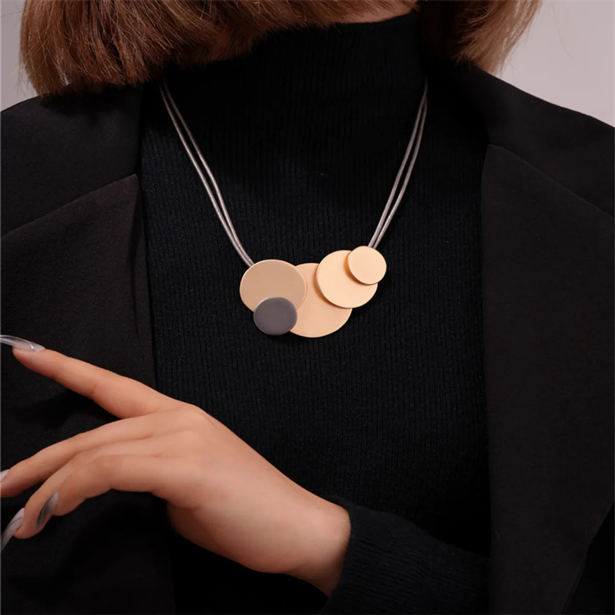 Elegant Exaggerated Geometric Alloy Plating Women's Necklace