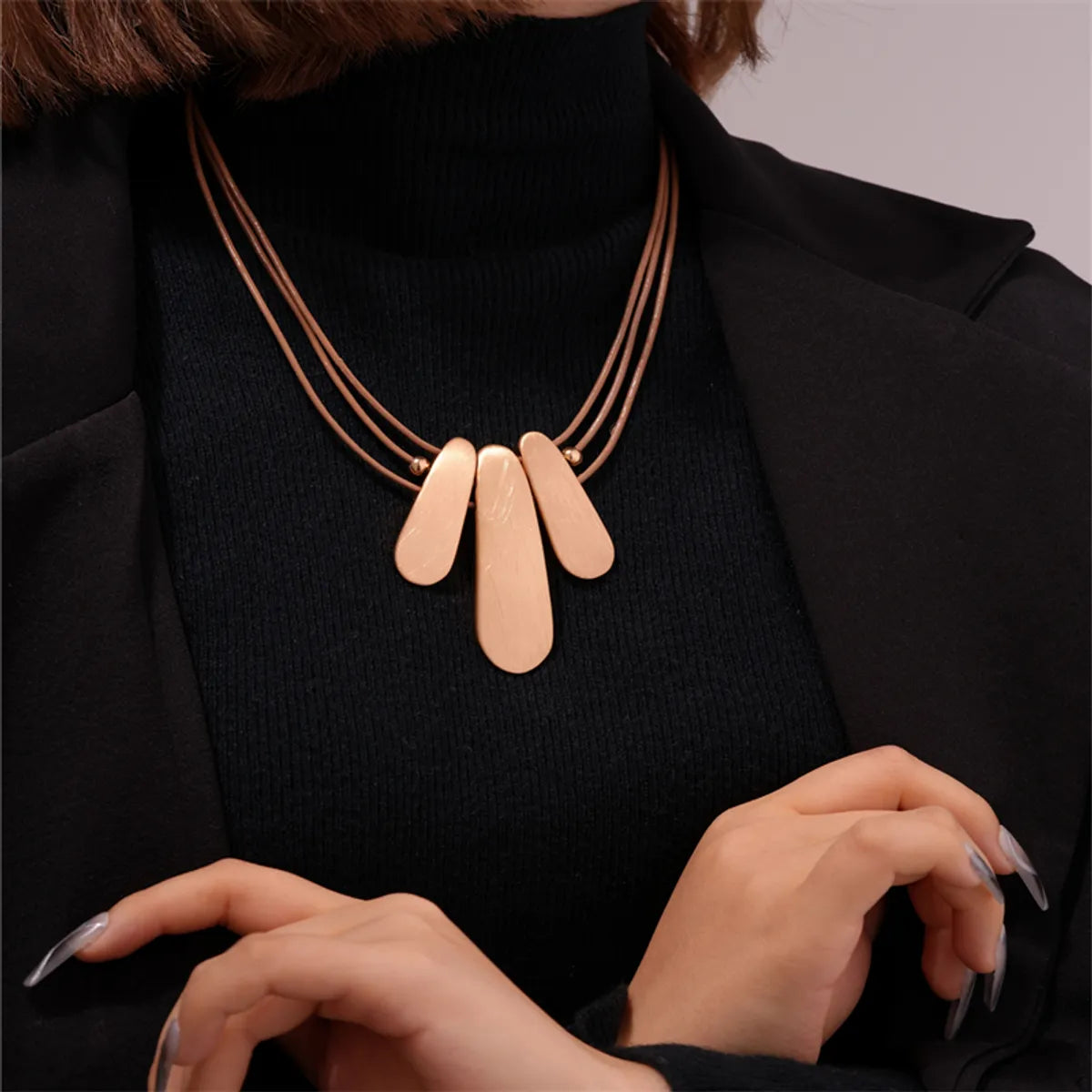 Elegant Exaggerated Geometric Alloy Plating Women's Necklace