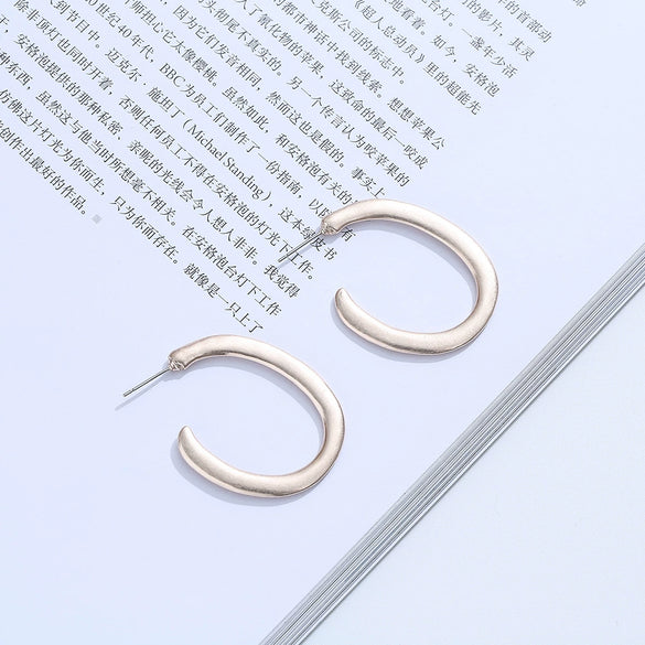 Elegant Exaggerated Geometric Cshaped Metal Statement Earrings For Women Versatile Fashion Jewelry