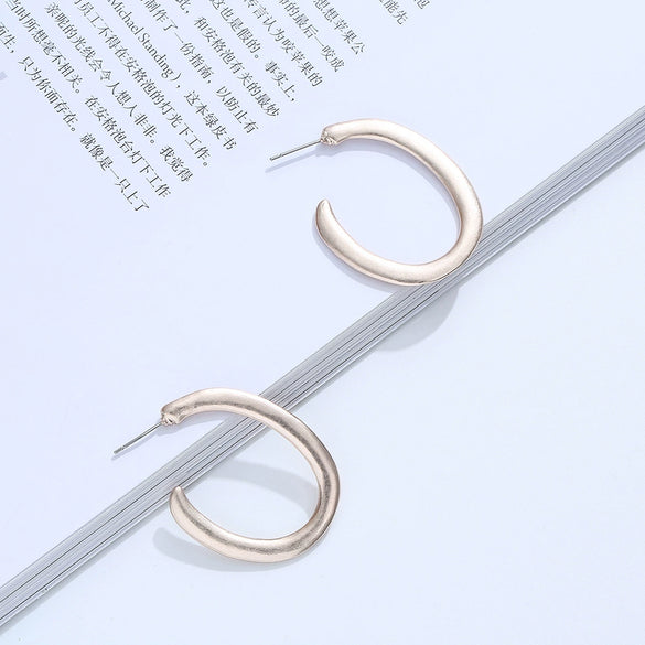 Elegant Exaggerated Geometric Cshaped Metal Statement Earrings For Women Versatile Fashion Jewelry