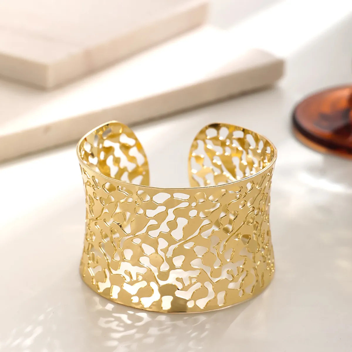 Elegant Exaggerated Luxurious C Shape Copper Irregular Hollow Out Bangle