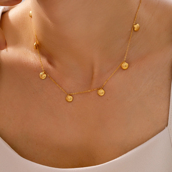 Elegant Fan Shaped Small Shell Pendant Clavicle Chain For Women Titanium Steel Plated 18K True Gold Electroplating Treatment Geometric Pattern