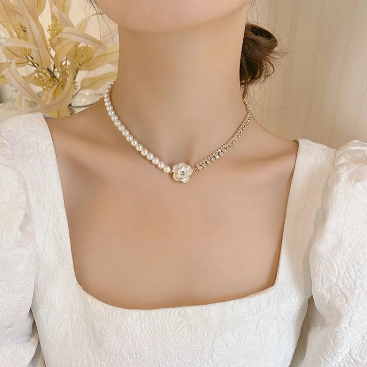 Elegant Flower Alloy Zinc Alloy Inlay Artificial Pearls Rhinestones Gold Plated Women's Necklace