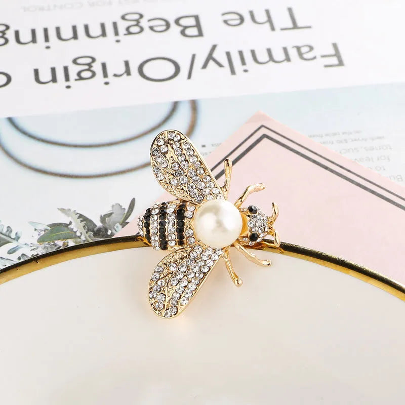 Elegant Flower Butterfly Bird Alloy Inlay Artificial Pearls Rhinestones Women'S Brooches