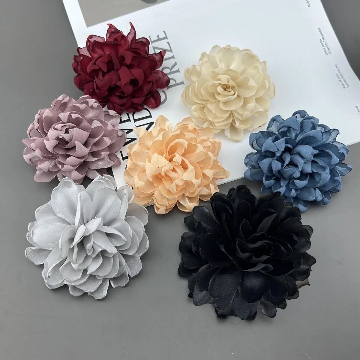 Elegant Flower Cloth Women'S Brooches