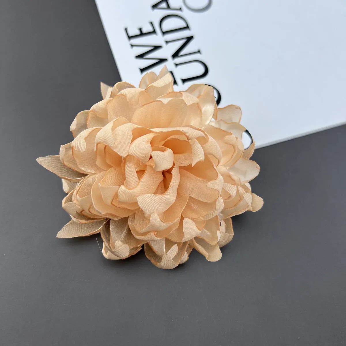 Elegant Flower Cloth Women'S Brooches