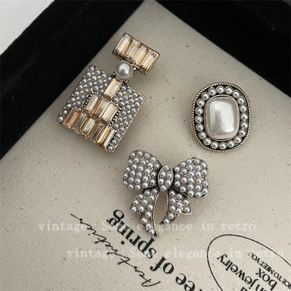 Elegant Flower Imitation Pearl Plating Women'S Brooches