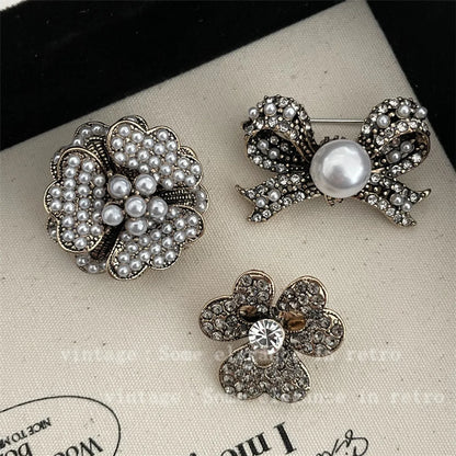 Elegant Flower Imitation Pearl Plating Women'S Brooches