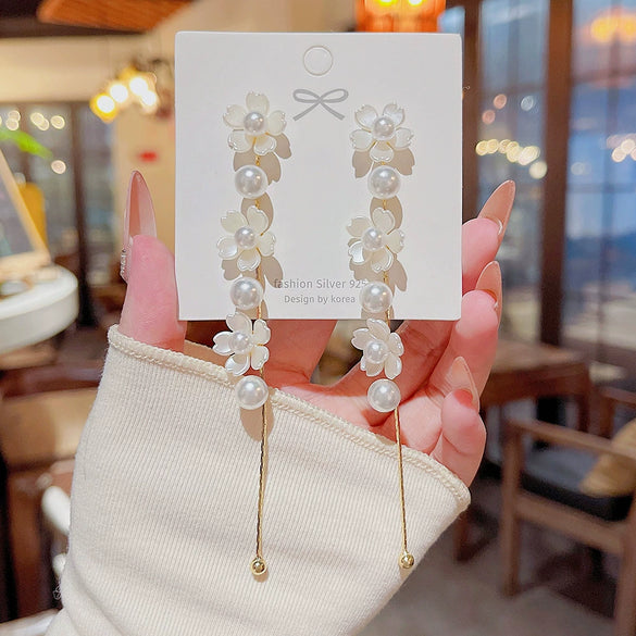 Elegant Flower Pearl Copper Earrings For Women