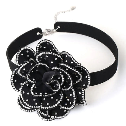 Elegant Flower Stainless Steel Cloth Inlay Rhinestones Choker