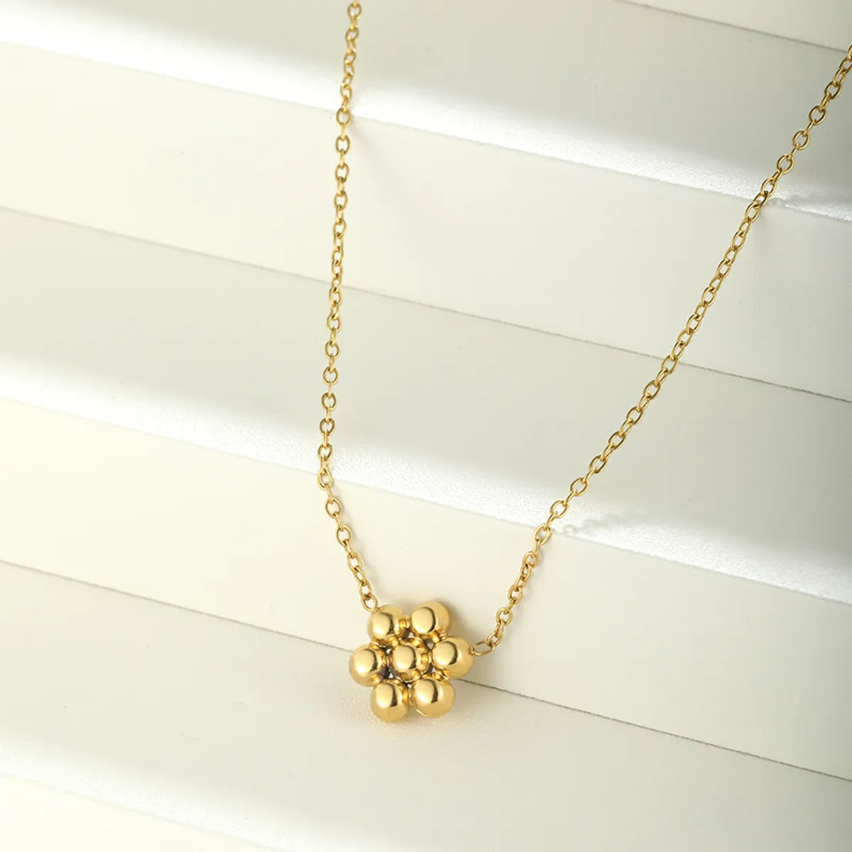 Elegant Flower Stainless Steel Plating 18k Gold Plated Pendant Necklace