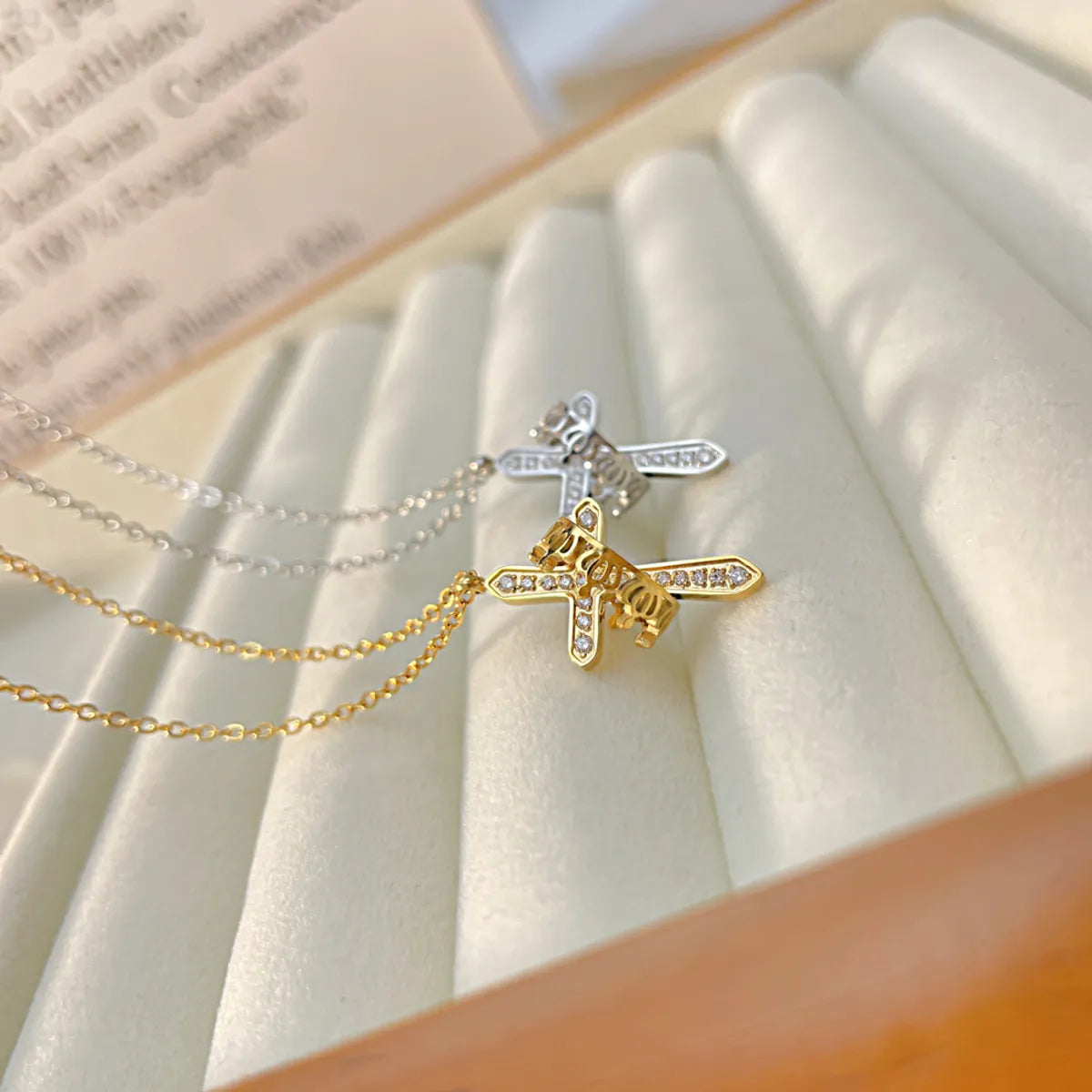 304 Stainless Steel Elegant French Style Cross Crown Pendant Necklace